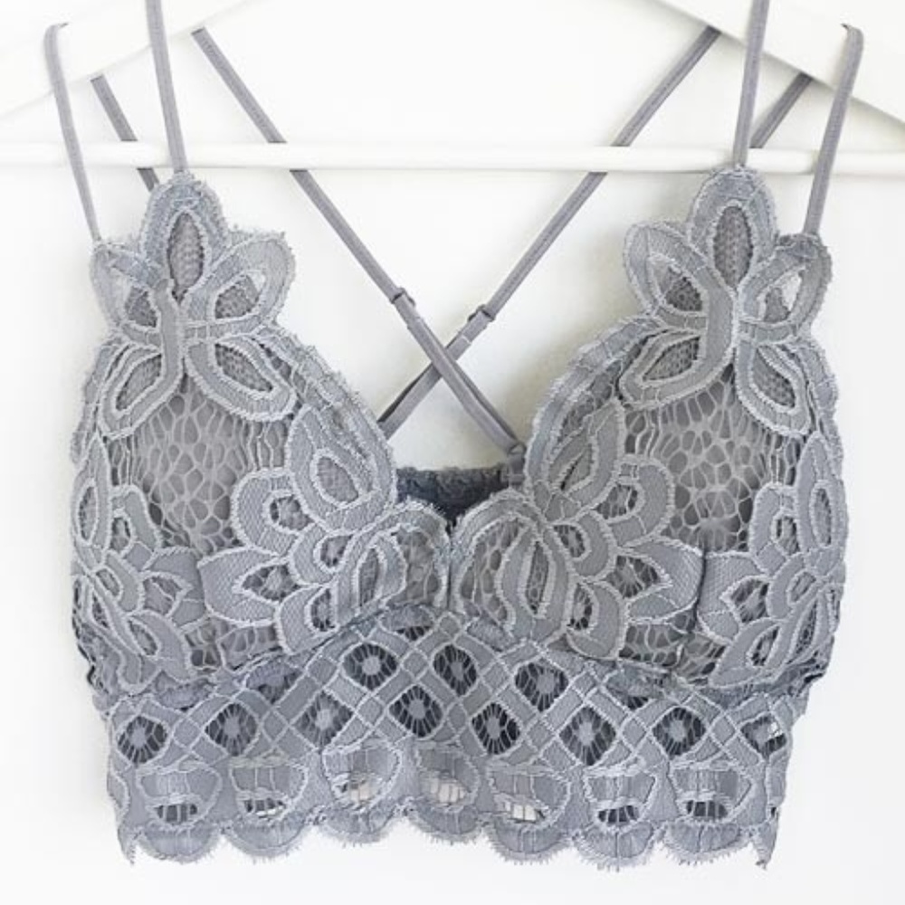 XOXO Scalloped Lace Bralette - Light Grey